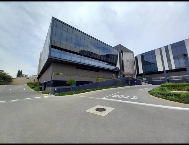 2,500M² OFFICE TO LET IN BRYANSTON
